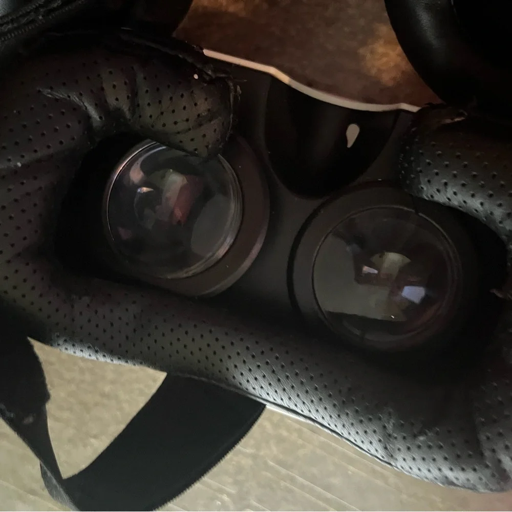 Black and white VR (virtual reality) headset